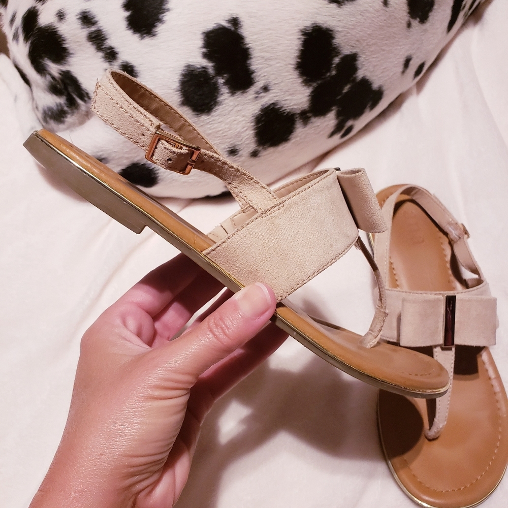 A.N.A. Bow Sandals - Picture 4 of 8